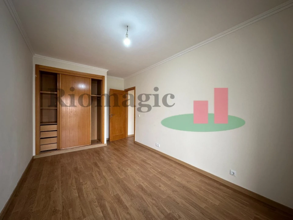 Apartamento T3 para Venda em Rio de Mouro Foto 21