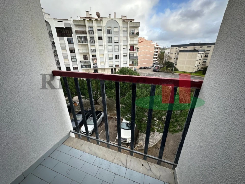 Apartamento T3 para Venda em Rio de Mouro Foto 22