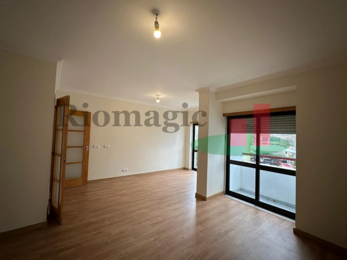 Apartamento T3 para Venda em Rio de Mouro Foto 4