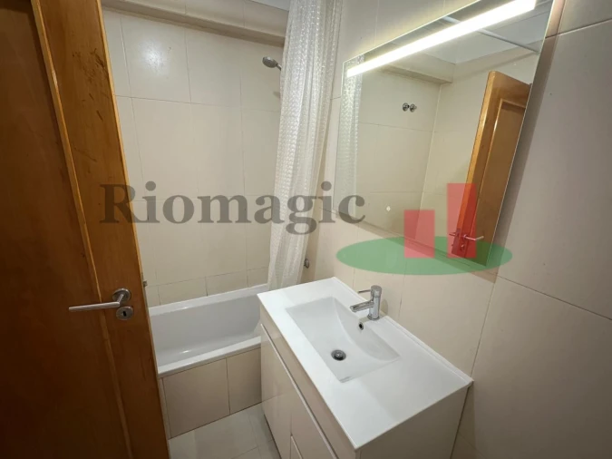 Apartamento T3 para Venda em Rio de Mouro Foto 11