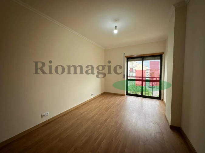 Apartamento T3 para Venda em Rio de Mouro Foto 17