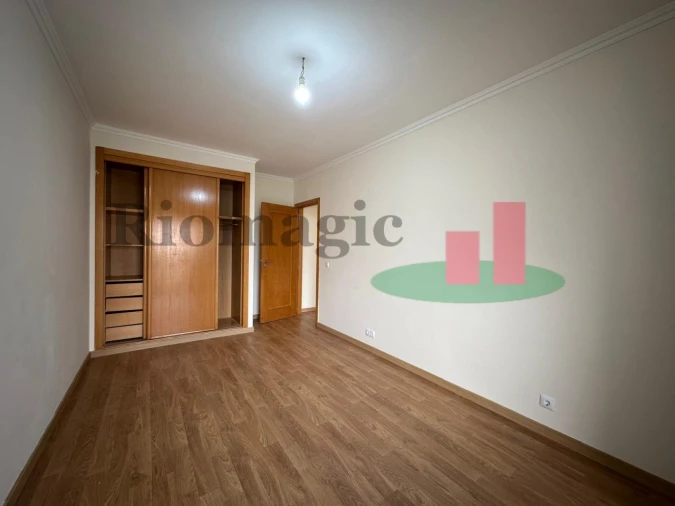 Apartamento T3 para Venda em Rio de Mouro Foto 19