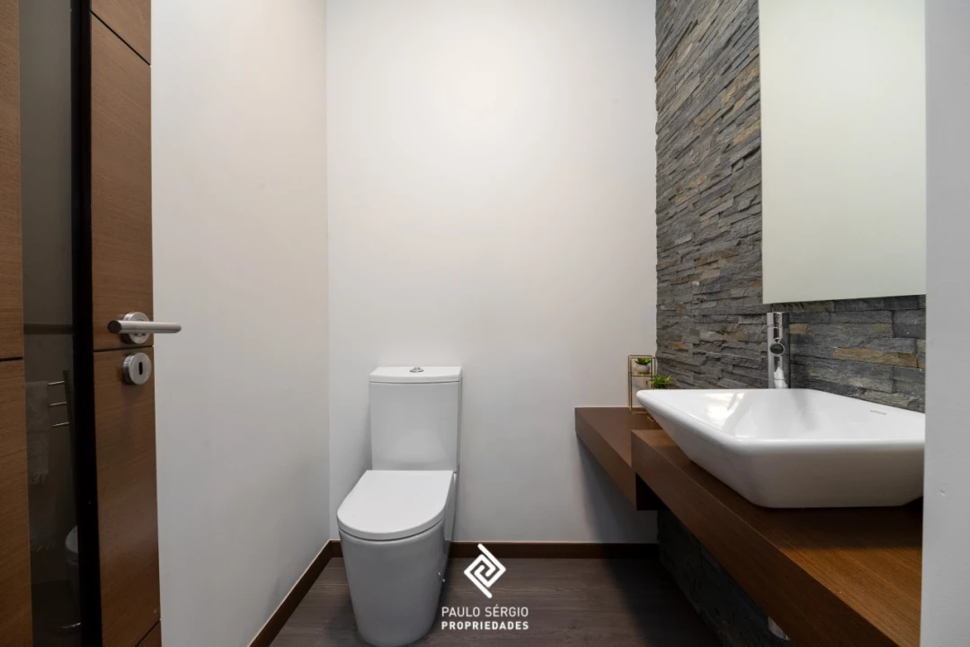 Apartamento T4 para Venda em Vilar de Andorinho Foto 13