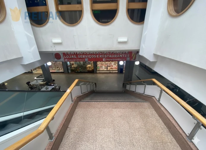 Loja para Venda em Alverca do Ribatejo e Sobralinho Foto 1