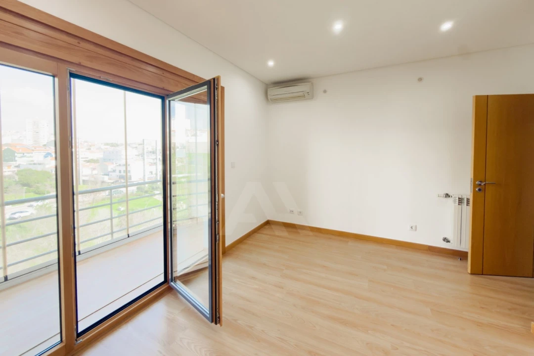 Apartamento T3 para Venda em Odivelas Foto 19