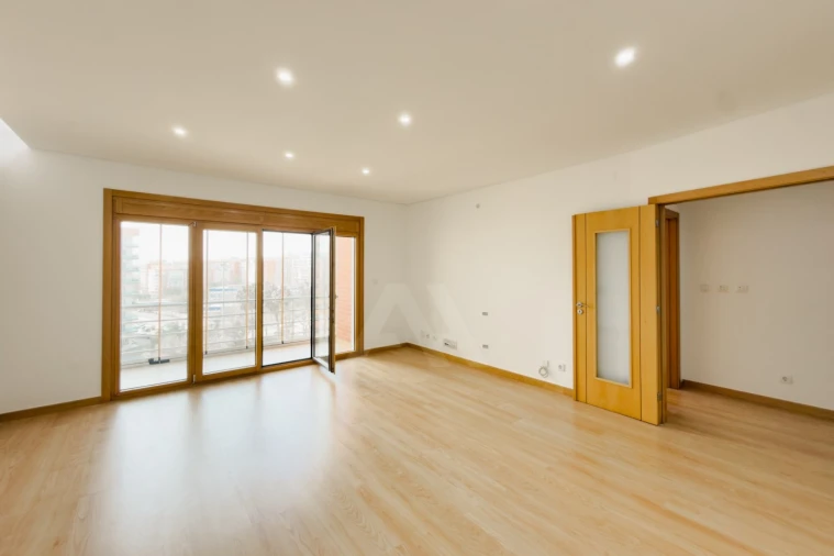 Apartamento T3 para Venda em Odivelas Foto 6