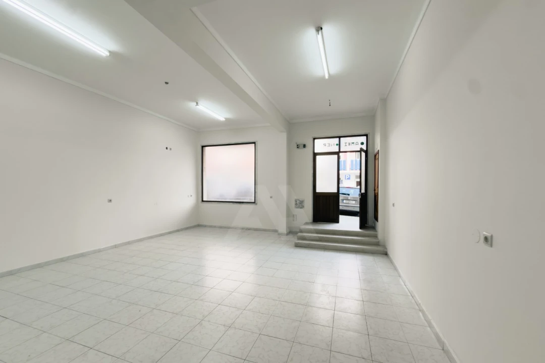 Loja para Venda em Cacém e São Marcos Foto 14