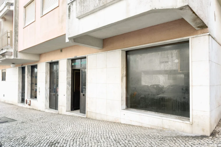 Loja para Venda em Cacém e São Marcos Foto 16