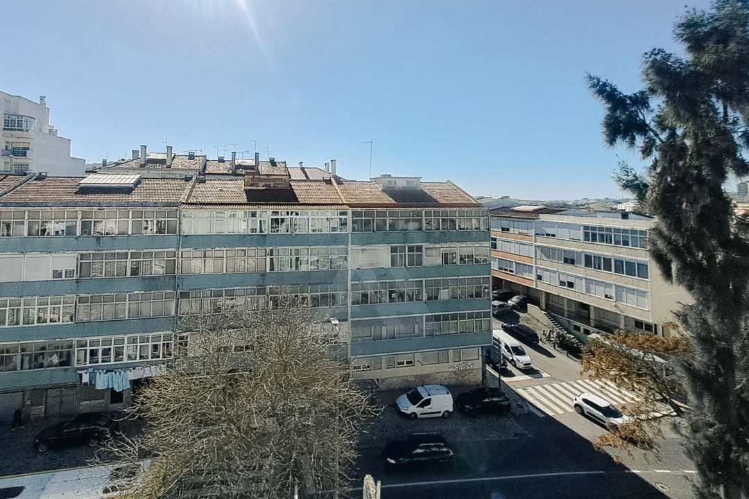 Apartamento T2 para Venda em Queluz e Belas Foto 3