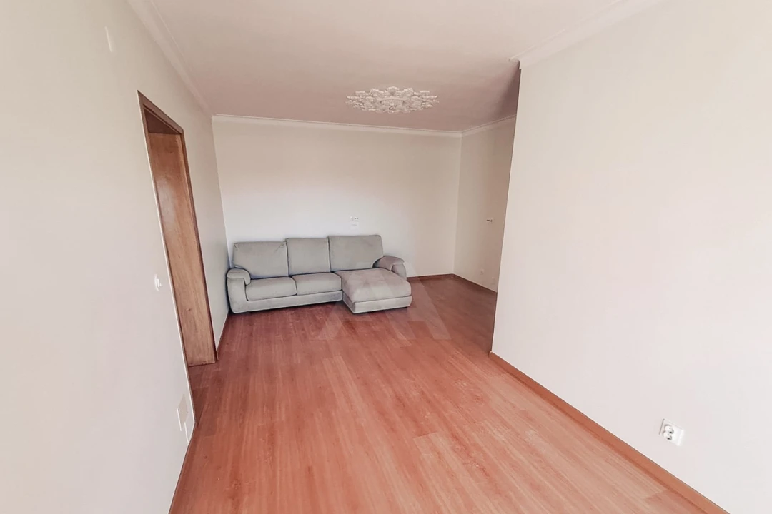 Apartamento T2 para Venda em Queluz e Belas Foto 4