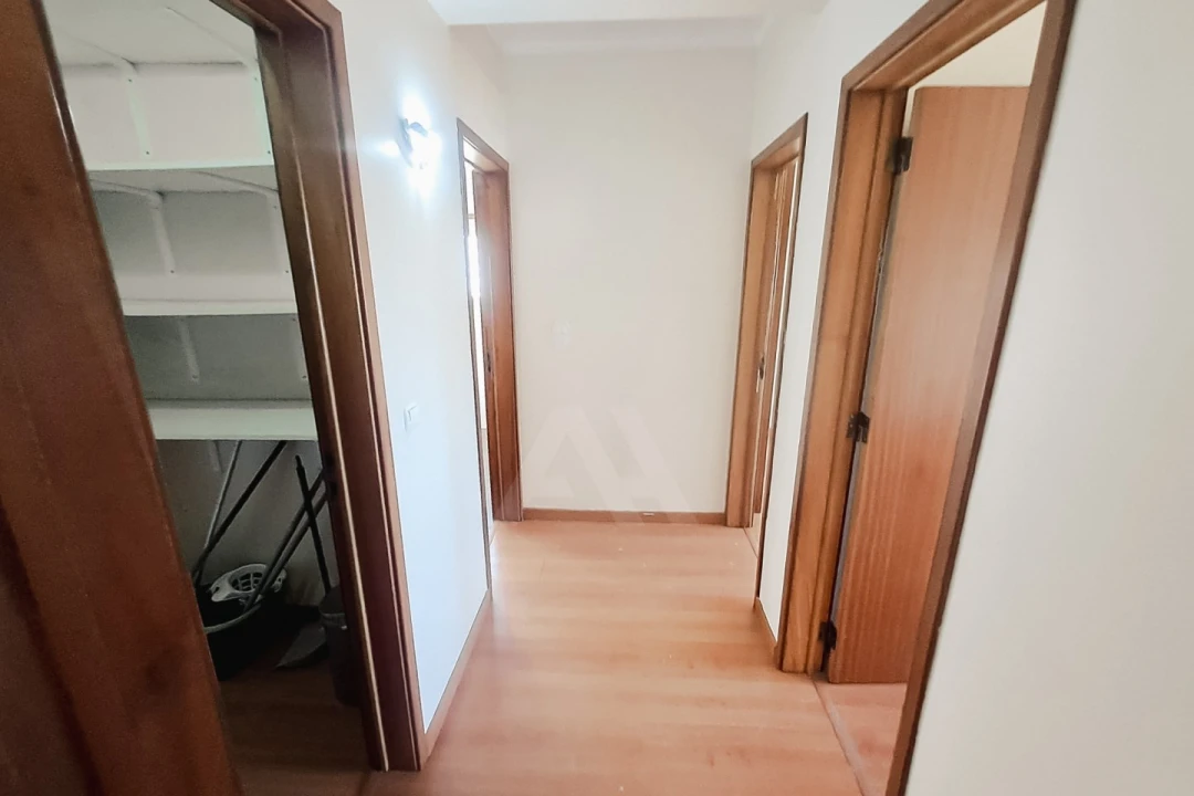 Apartamento T2 para Venda em Queluz e Belas Foto 6