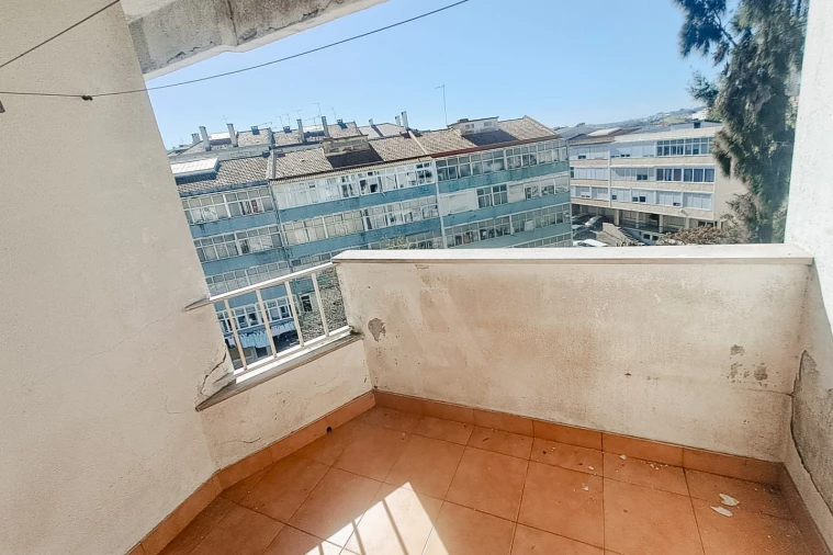 Apartamento T2 para Venda em Queluz e Belas Foto 2