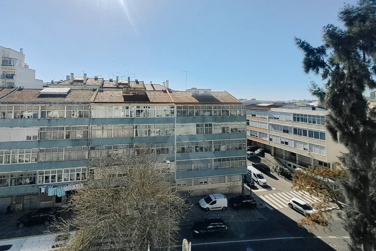 Apartamento T2 para Venda em Queluz e Belas Foto 3