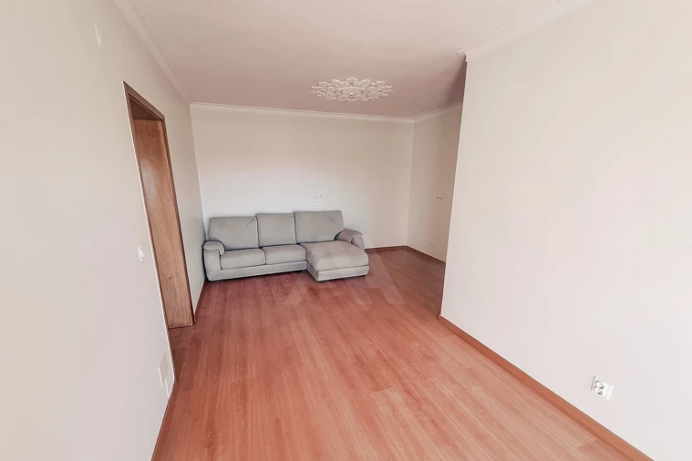 Apartamento T2 para Venda em Queluz e Belas Foto 4