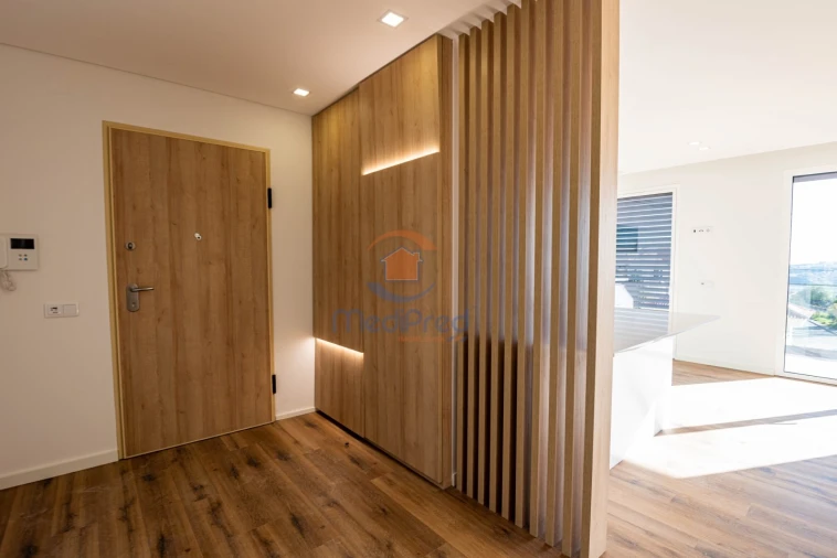 Apartamento T2 para Venda em Santo António dos Cavaleiros e Frielas Foto 2