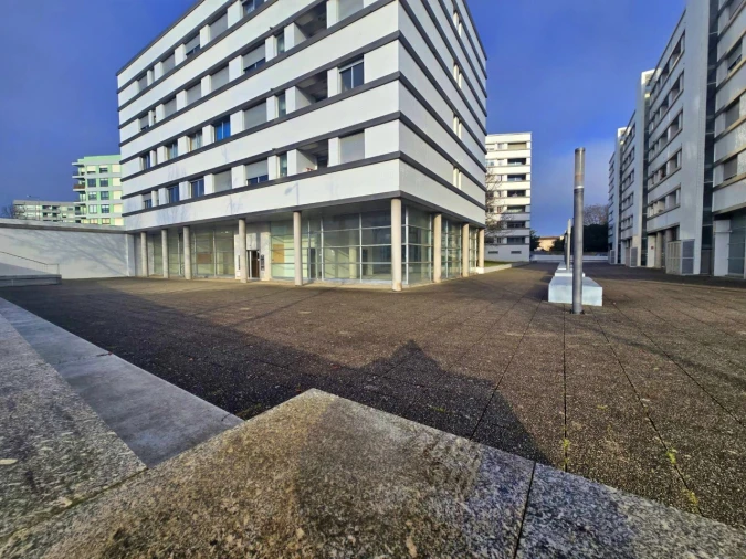 Loja para Venda em Castêlo da Maia Foto 2