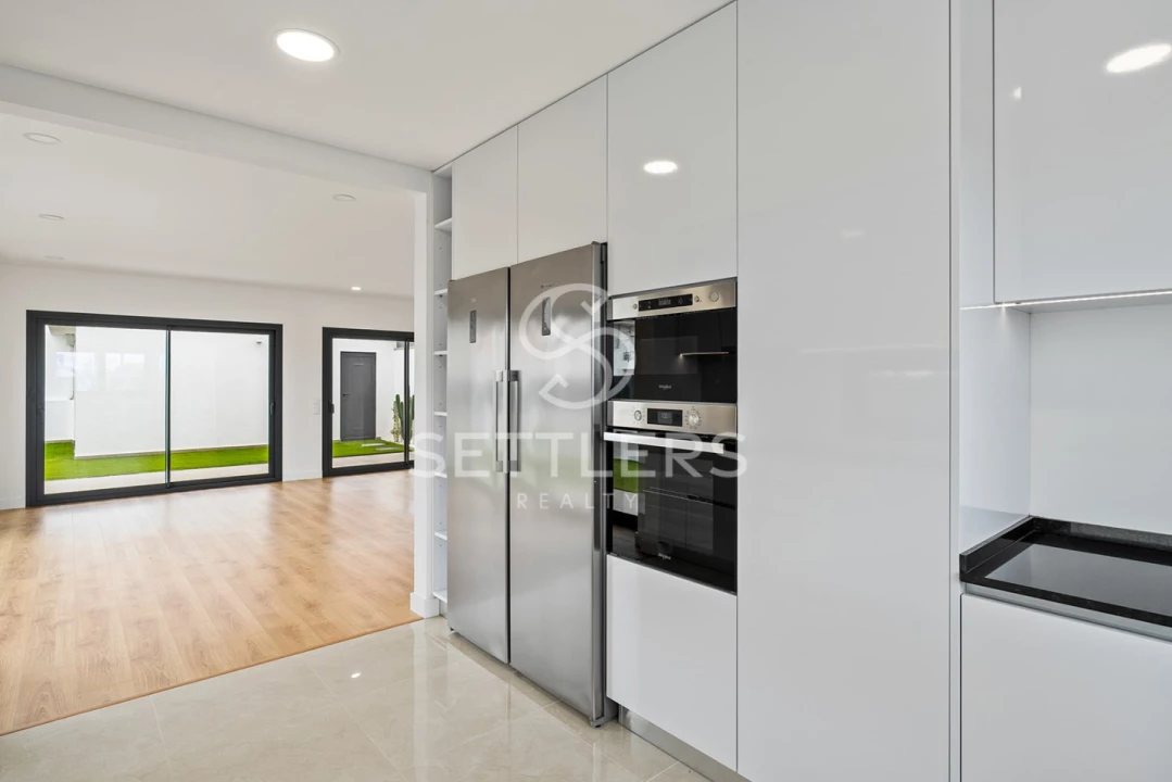 Moradia T2 para Venda em Porto Salvo Foto 8