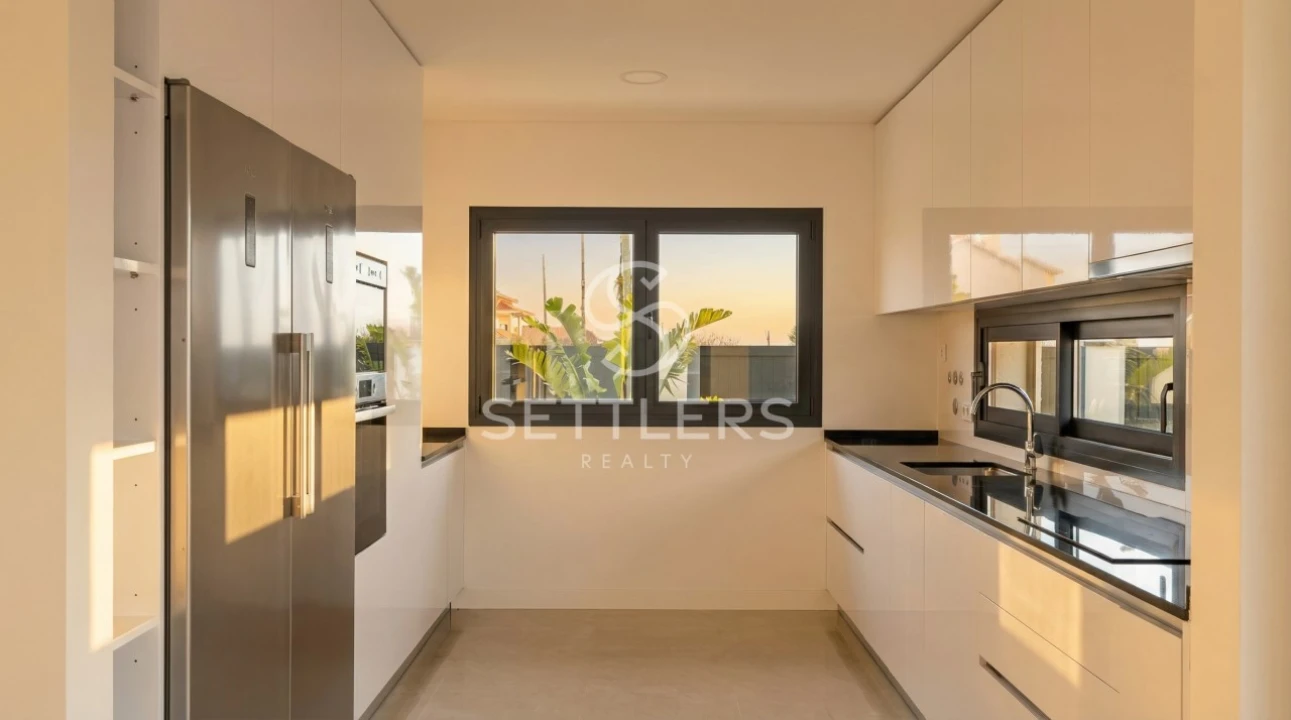 Moradia T2 para Venda em Porto Salvo Foto 9