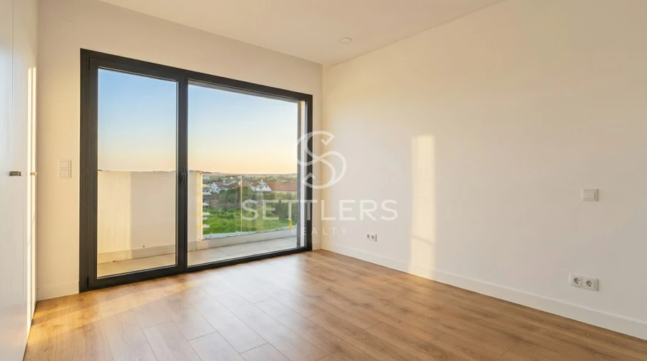 Moradia T2 para Venda em Porto Salvo Foto 14