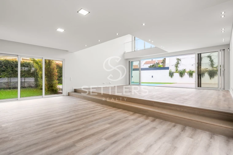 Moradia T4 para Venda em Carcavelos e Parede Foto 3