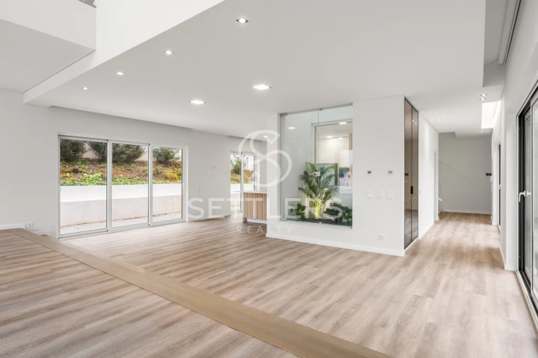 Moradia T4 para Venda em Carcavelos e Parede Foto 4