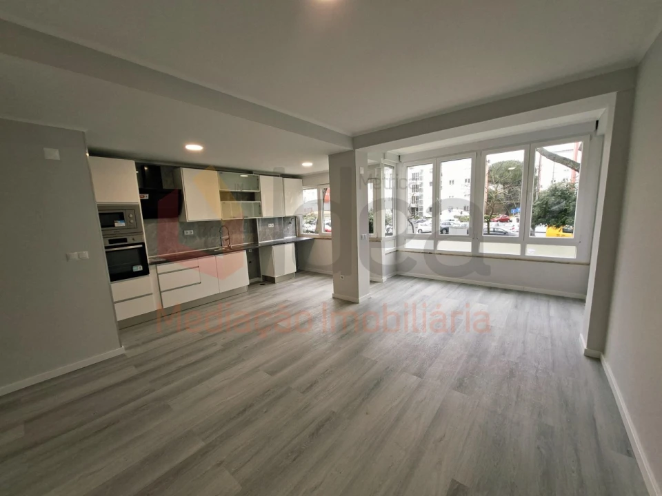 Apartamento T3 para Venda em Laranjeiro e Feijó Foto 11