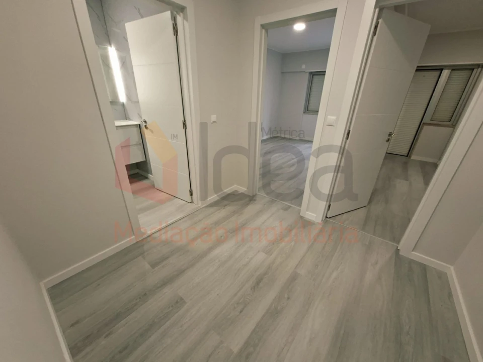 Apartamento T3 para Venda em Laranjeiro e Feijó Foto 1