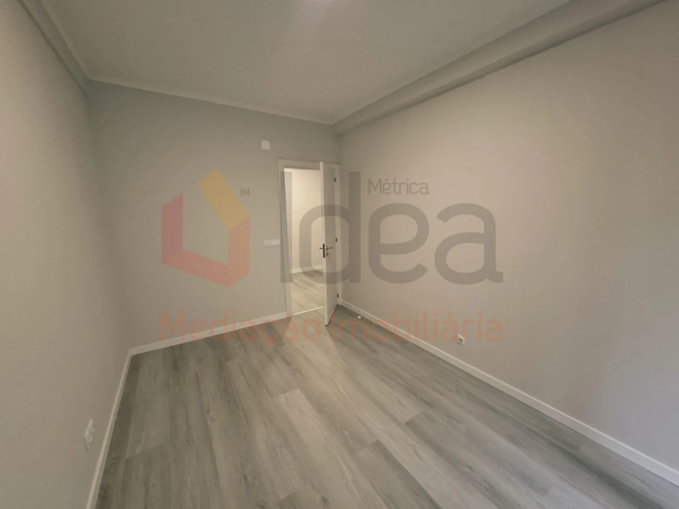 Apartamento T3 para Venda em Laranjeiro e Feijó Foto 12