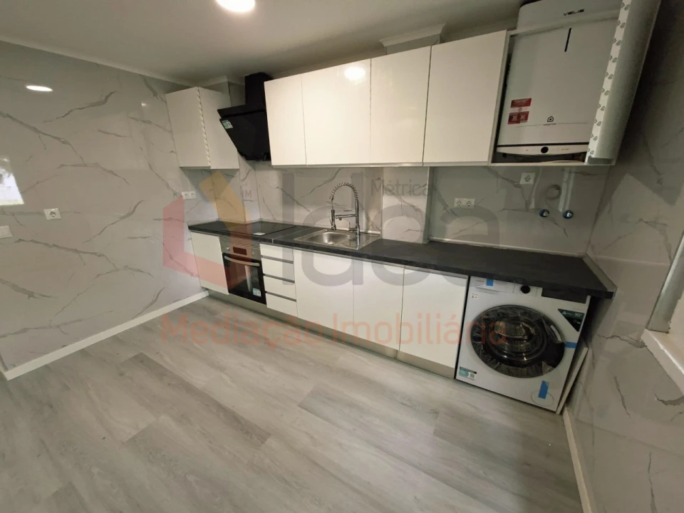 Apartamento T3 para Venda em Laranjeiro e Feijó Foto 4