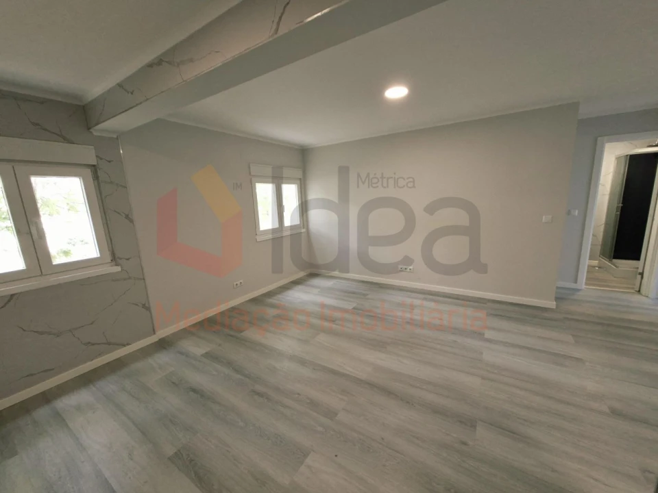 Apartamento T3 para Venda em Laranjeiro e Feijó Foto 5