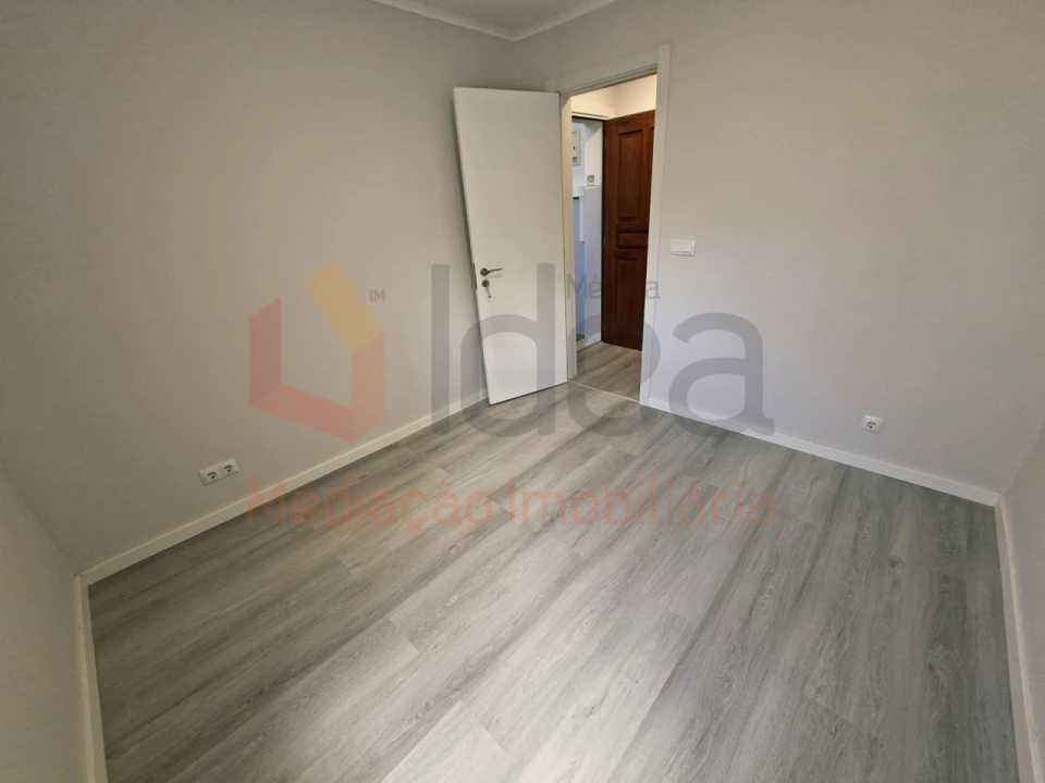 Apartamento T3 para Venda em Laranjeiro e Feijó Foto 8