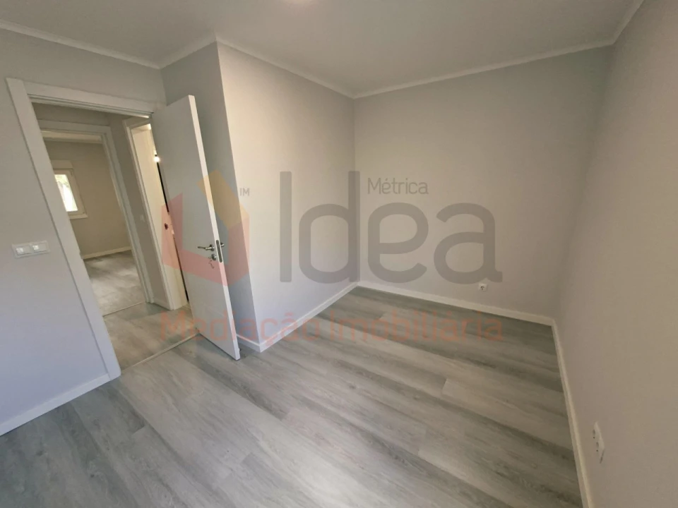 Apartamento T3 para Venda em Laranjeiro e Feijó Foto 9