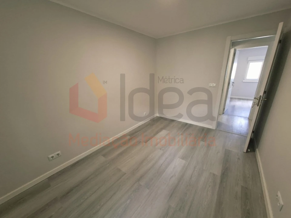 Apartamento T3 para Venda em Laranjeiro e Feijó Foto 12