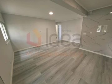 Apartamento T3 para Venda em Laranjeiro e Feijó