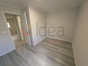 Apartamento T3 para Venda em Laranjeiro e Feijó