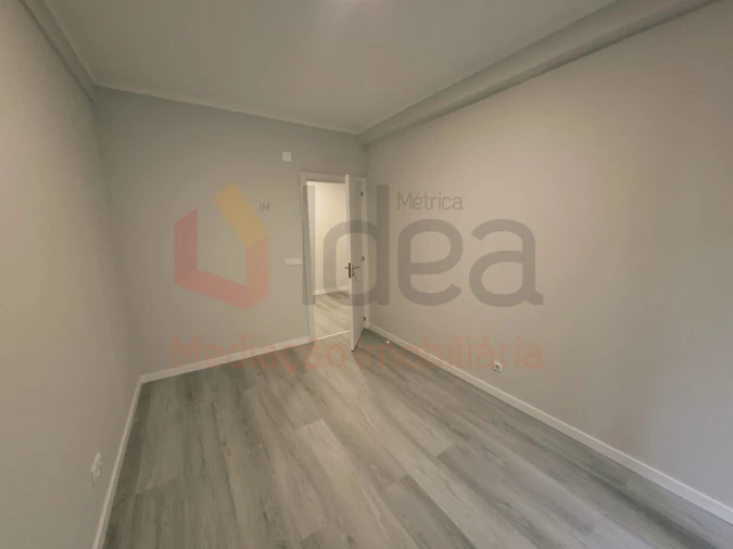 Apartamento T3 para Venda em Laranjeiro e Feijó Foto 12