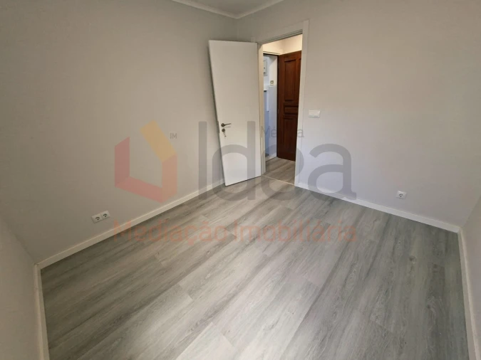 Apartamento T3 para Venda em Laranjeiro e Feijó Foto 8