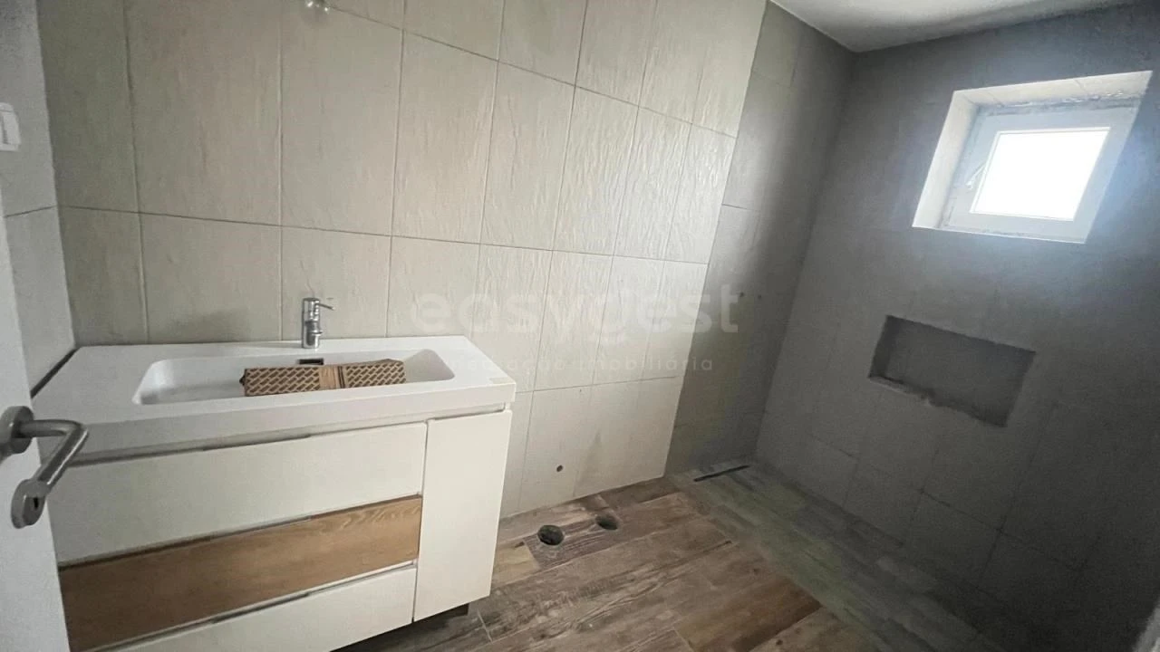 Moradia T3 para Venda em Painho e Figueiros Foto 10