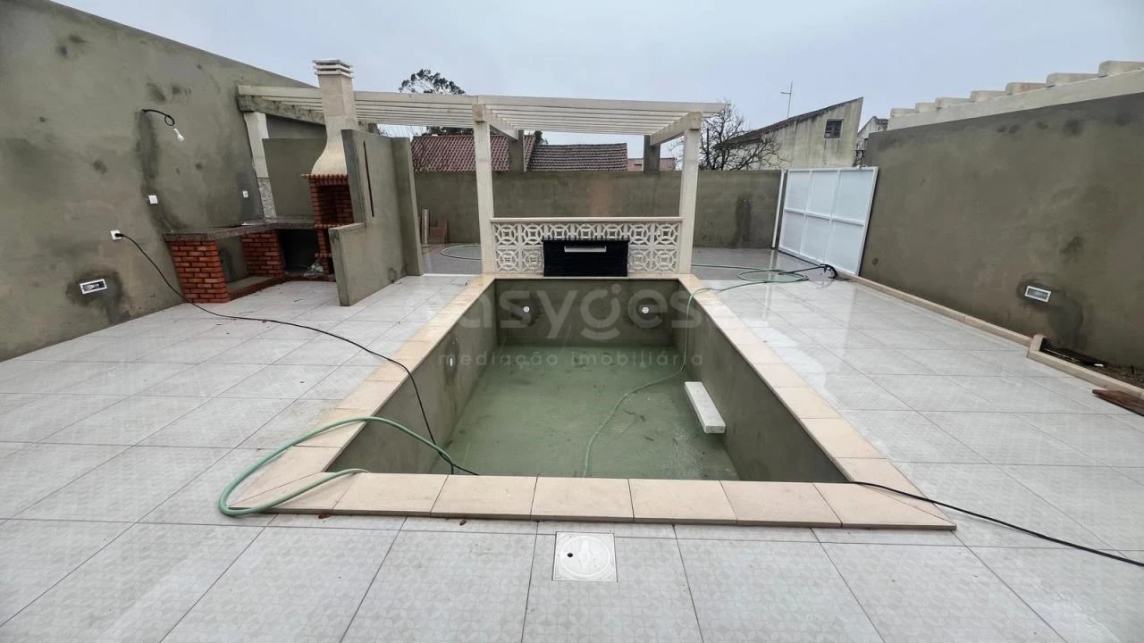 Moradia T3 para Venda em Painho e Figueiros Foto 13