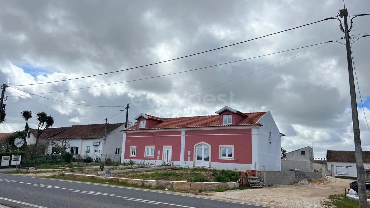 Moradia T3 para Venda em Painho e Figueiros Foto 1