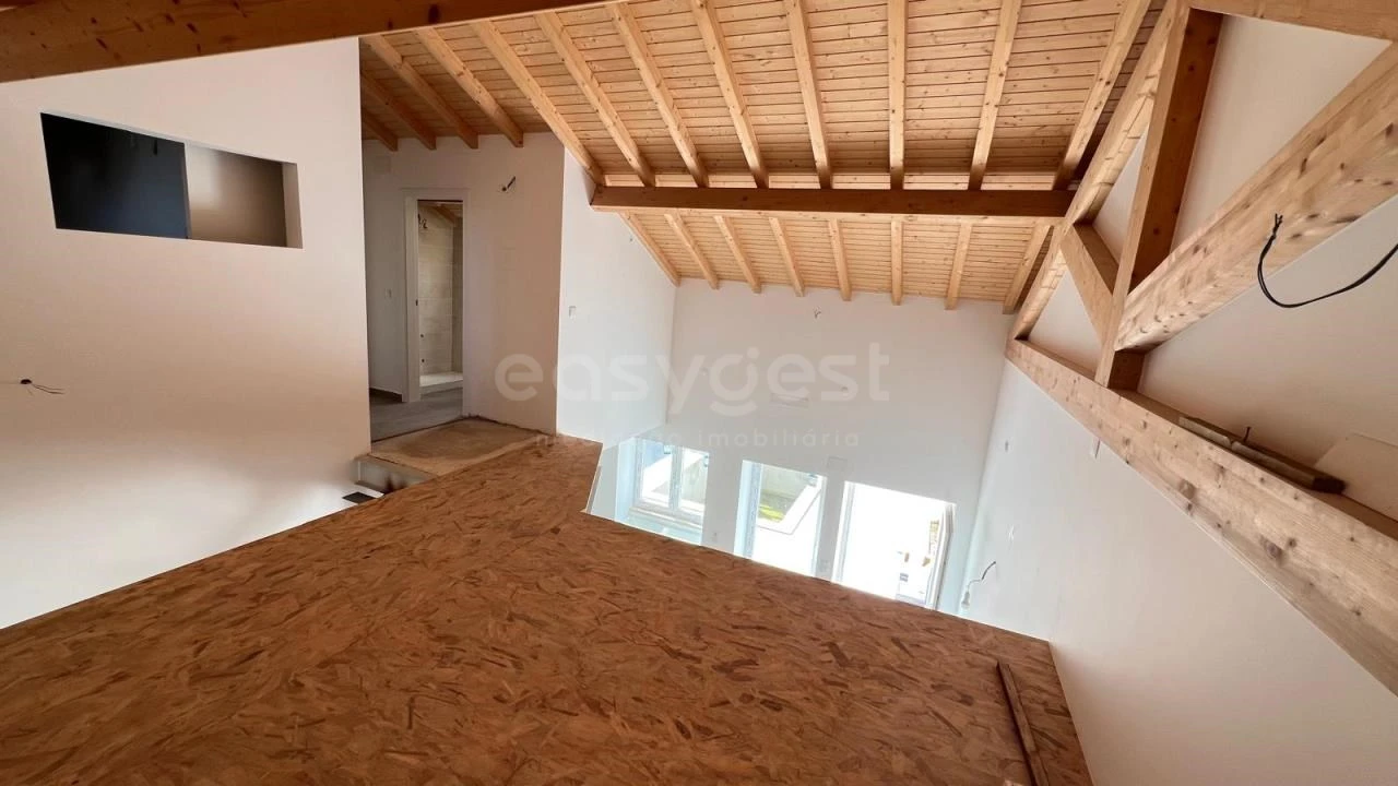 Moradia T3 para Venda em Painho e Figueiros Foto 4