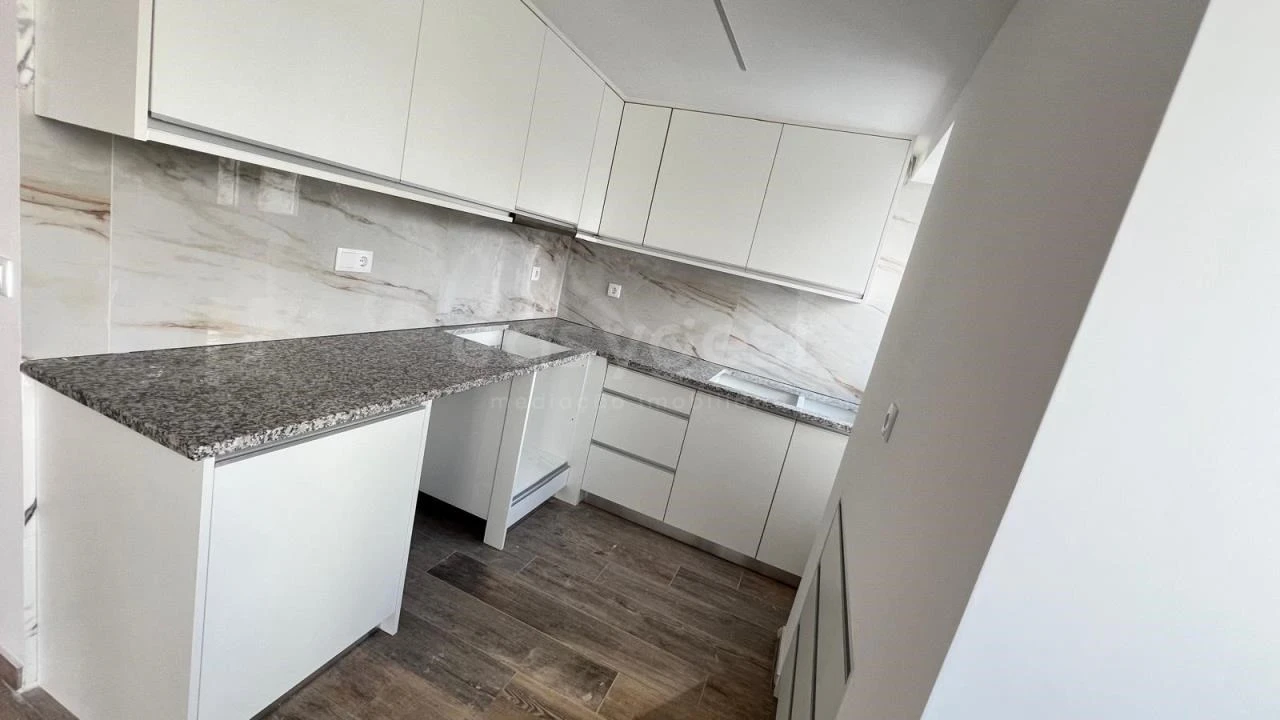 Moradia T3 para Venda em Painho e Figueiros Foto 6