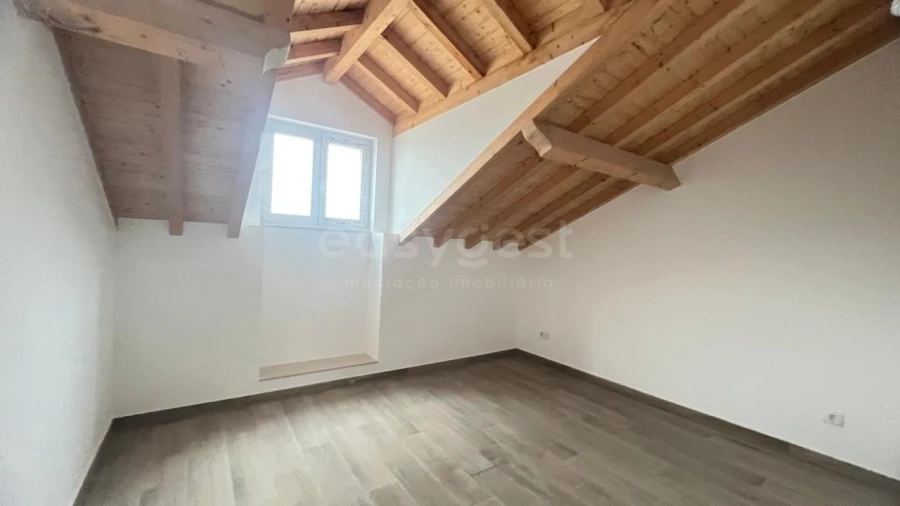 Moradia T3 para Venda em Painho e Figueiros Foto 9