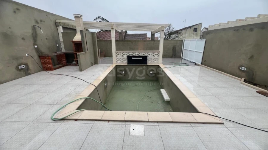 Moradia T3 para Venda em Painho e Figueiros Foto 13