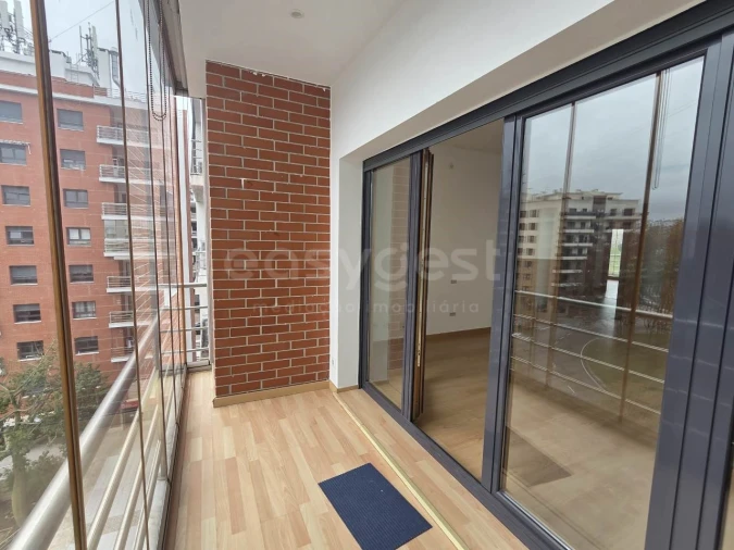 Apartamento T3 para Venda em Odivelas Foto 3