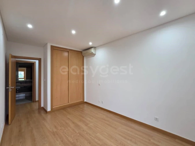 Apartamento T3 para Venda em Odivelas Foto 12