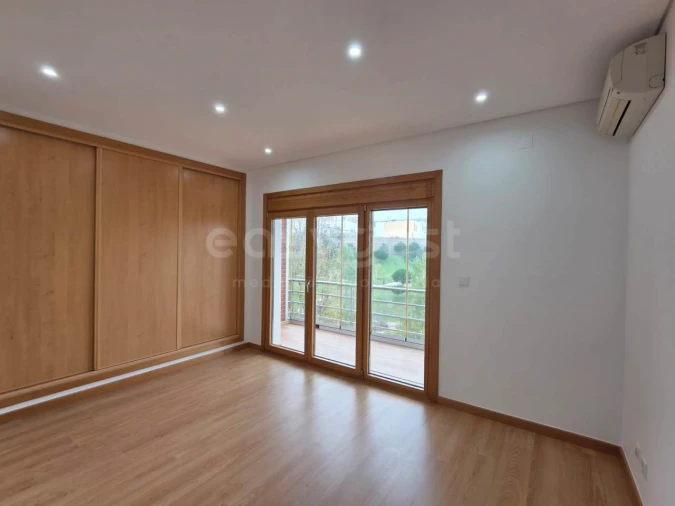 Apartamento T3 para Venda em Odivelas Foto 13