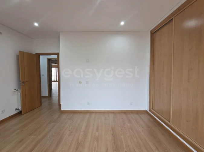 Apartamento T3 para Venda em Odivelas Foto 14