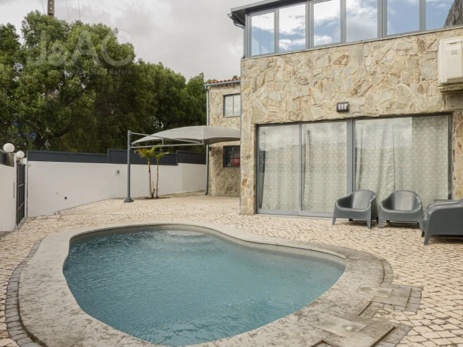 Moradia T3 para Arrendamento em Alcabideche Foto 1