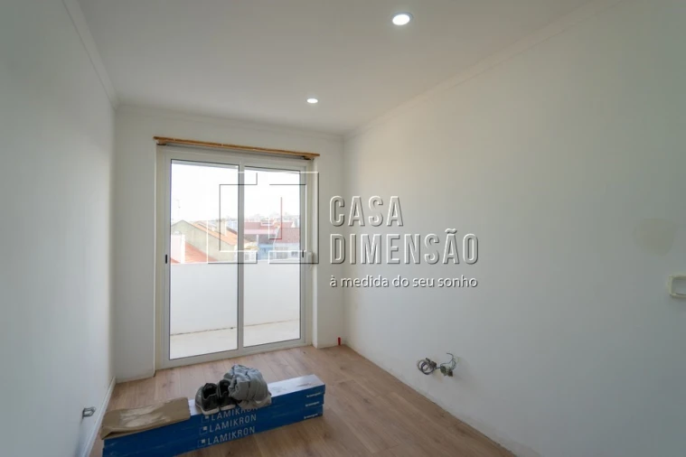 Apartamento T3 para Venda em Falagueira-Venda Nova Foto 23
